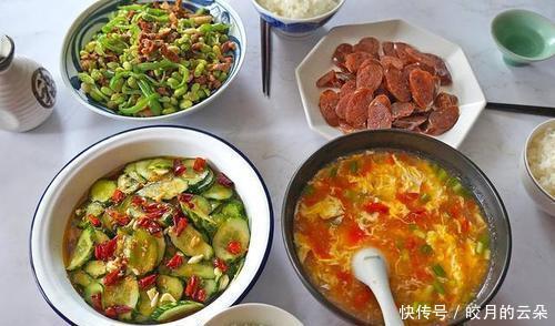 鸡蛋|你们家晚餐都吃啥看看我家的晚餐,三菜一汤,家人都抢着吃
