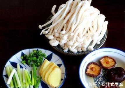 就可以|秋天,这款鲫鱼汤要多喝,暖胃,还很有营养,这样做不腥还很鲜