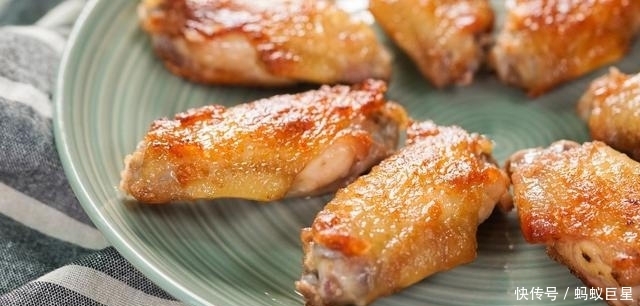 技巧|这样煎鸡翅,皮脆肉嫩无腥味!大厨教你7大技巧,煎出完美鸡翅!