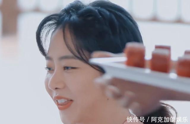 谭松韵|张新成变“宠妹”狂魔,节目为谭松韵准备早餐,听清对话我慕了