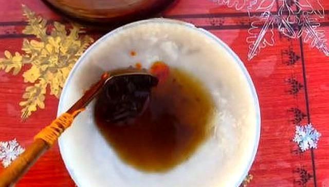 大妈|大妈街边卖小吃，3元2个，打开锅盖竟是一堆碗，翻开后原来是它