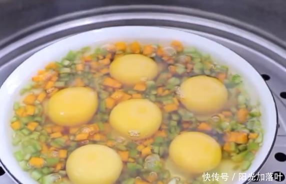食用|鸡蛋还在煮着吃,炒着吃吗这样做既方便又美味,小朋友特别爱吃