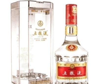 长见识了|五粮液用的酒瓶是“透明玻璃”的,茅台酒为啥不用,这下长见识了