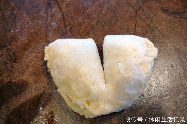 好吃|早餐面包这样做,孩子上学从不赖床,5分钟出锅,简单营养又好吃