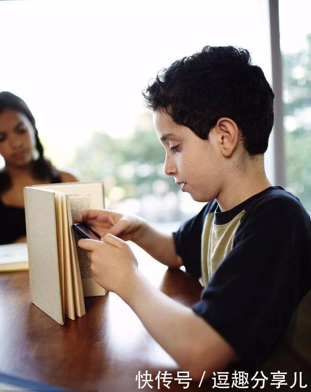 屏幕时间|您是否担心孩子看太多手机？