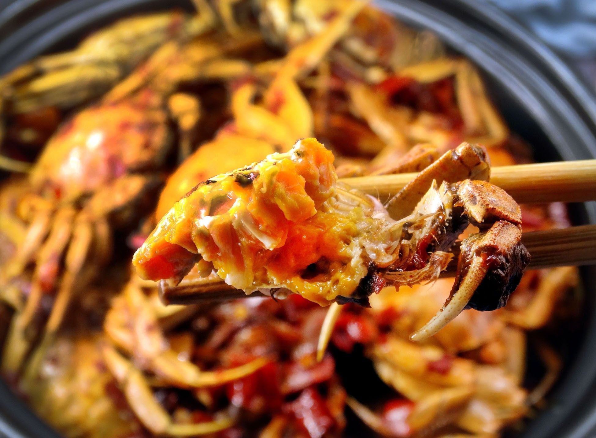 麻辣|满满的蟹黄蟹膏,教你在家做香辣蟹,个个麻辣鲜香,好吃到吮指