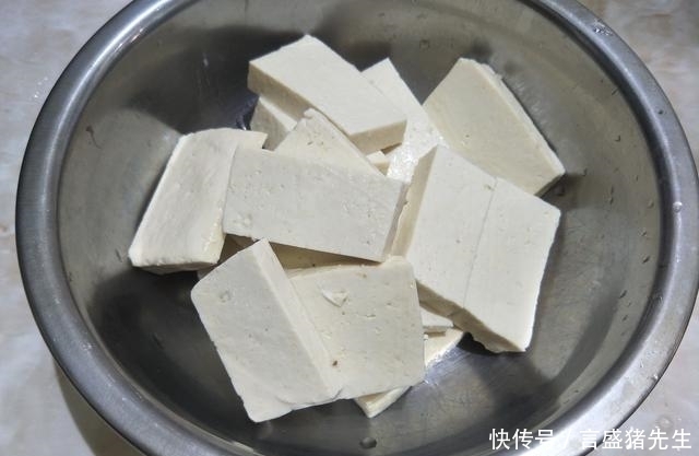 把豆腐|豆腐鸡蛋新吃法，鲜香入味，隔三差五做给家人吃，营养好吃人人夸