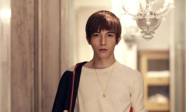  热度|《少年之名》太糊了，选手连夜改认证？张艺兴曾直言今年不应该办