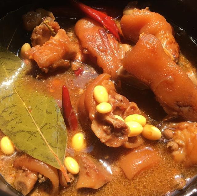 入味|富含蛋白的黄豆焖猪蹄,软糯Q弹入味好吃,黄豆糯糯的超级下饭哟