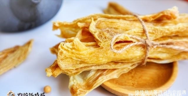 放心|腐竹不用买,1斤黄豆1口锅就能做,豆香浓郁又筋道,家人放心吃