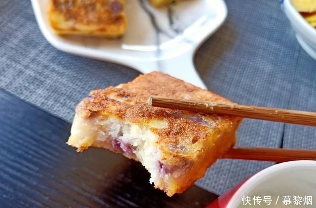 生活|老两口的极简早餐,10分钟上桌,价格不贵吃得舒服,生活美如诗