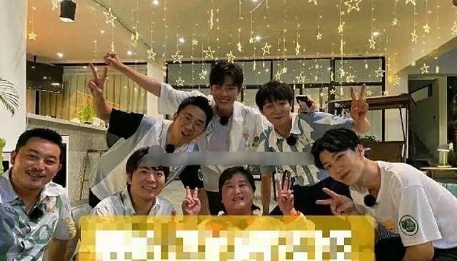  工作室|工作室分享肖战工作花絮，本周将在浙江卫视《青春环游记2》复出