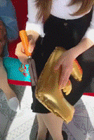 GIF|搞笑GIF：你们三再看啥玩意