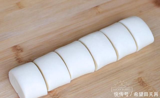  做好|红豆卷翻车现场，丑得不想下口，原来是这里没做好，别犯这种错误