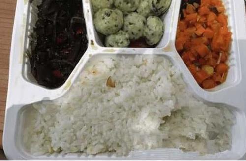 来非常|高铁上的土豪盒饭,每一口都是钱啊,网友贫穷限制想象