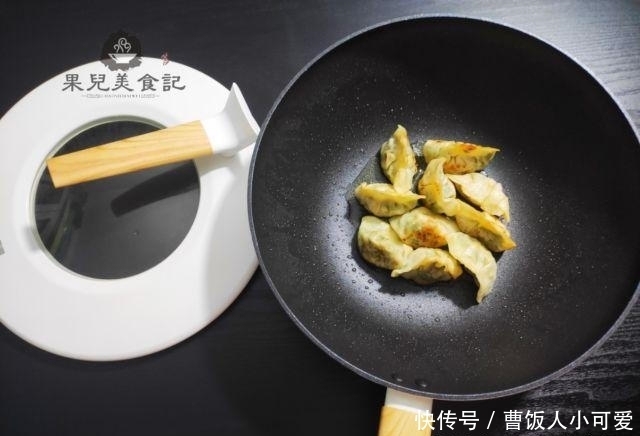 简单|给孩子做了份早餐，两煎一煮，简单好吃，不浪费