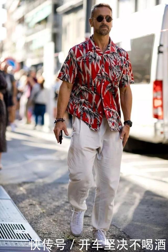 喜欢|明星都喜欢的印花衬衫,怎样穿才能保持衣品这些小细节不能忽视