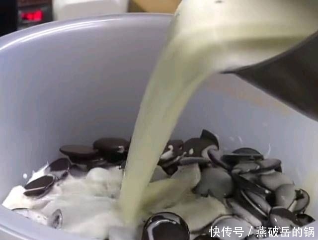 过程|在制作牛奶巧克力的过程中,每一种原料都是热的,难怪会让人发胖