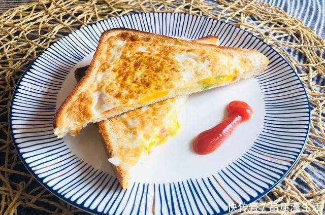 芝士碎|早餐不知道吃什么好试试吐司面包的2种花式吃法,简单还好吃