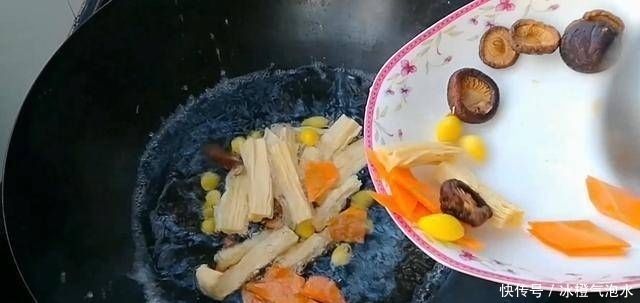 淮扬|厨师淮扬教你如何用白水果做猪肚,美味可口,擦洗是关键