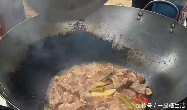 牛肉|土豆烧牛肉,做法简单,口感嫩滑
