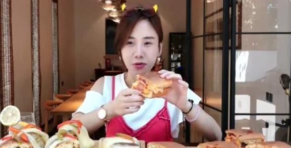 肠子|密子君成为大胃王的秘诀,竟如此简单,网友模仿后,肠子都悔青了