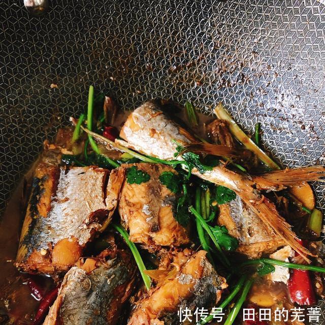  肉质|你炖的鲅鱼又腥肉还老别直接加水炖，2个小秘诀，鲜香无腥味