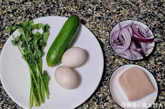 无聊|在家宅着无聊,炒个方便面解决一日三餐,美味营养,比做凉皮省事