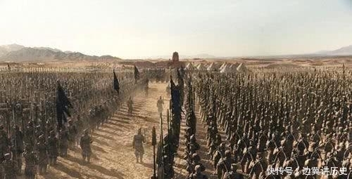  赶紧|将军上厕所发现一只小狗, 马上对属下说: 赶紧撤退, 违令者斩