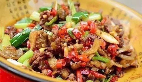 做法|精选美食乡镇猪肉、沙钵牛腩、小炒牛肉丸、花生香酥排骨的做法