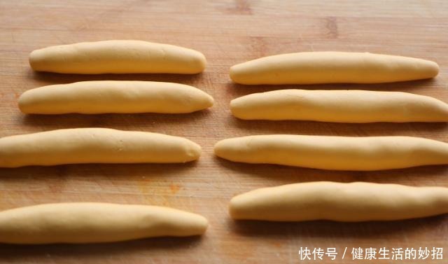 孩子|秋天多吃南瓜,新做法最馋人,孩子吃了一个又一个,根本停不下来