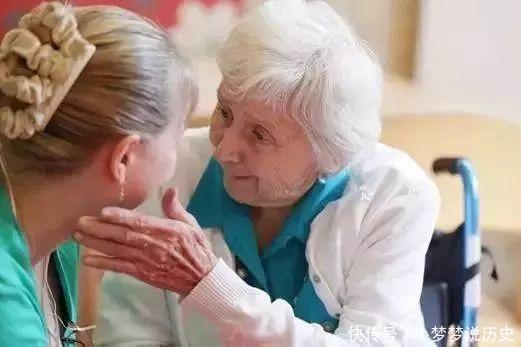 老人|世界上最伟大的骗局:152名老人被骗8年,但他们从未如此快乐