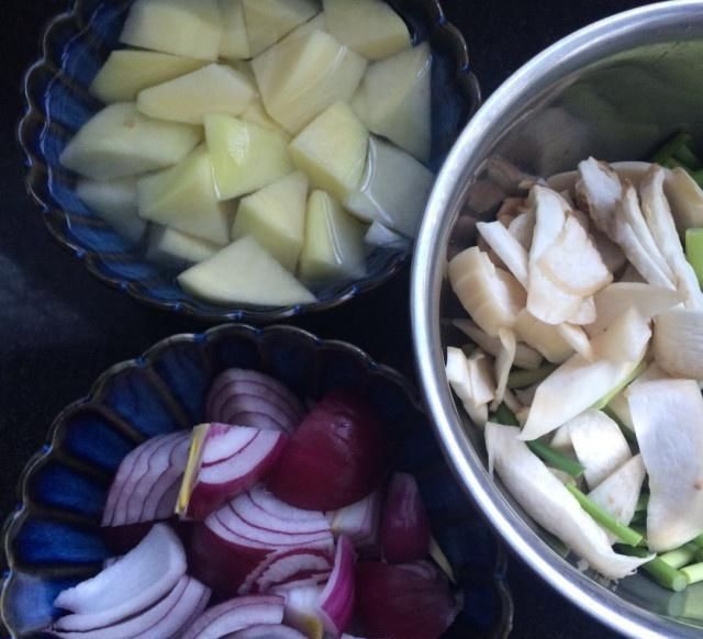 鸡块|鸡块盐炖时蔬,荤素搭配,营养均衡,有这一道菜就够了