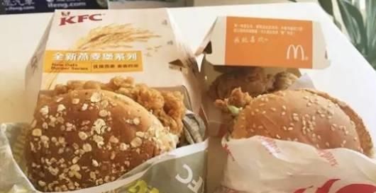 对比|肯德基vs麦当劳,实物大对比,分量一较高下,堪称最良心的测评