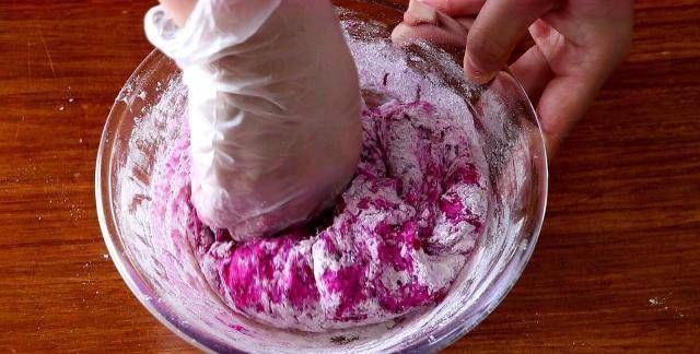  油腻|不要在火龙果直接吃是面粉做的，又甜又软不油腻