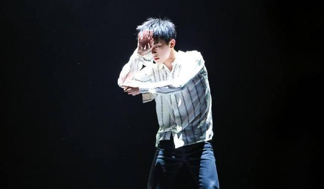 程潇|明星一跳舞就变脸王一博变妖娆,程潇变性感,易烊千玺最特殊