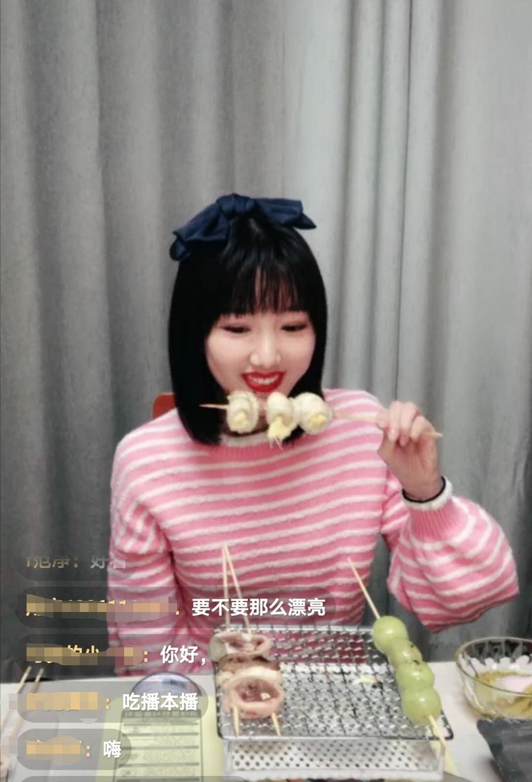 分不清|毛晓彤开直播烧烤,翻车来的猝不及防,盐糖傻傻分不清,手忙脚乱