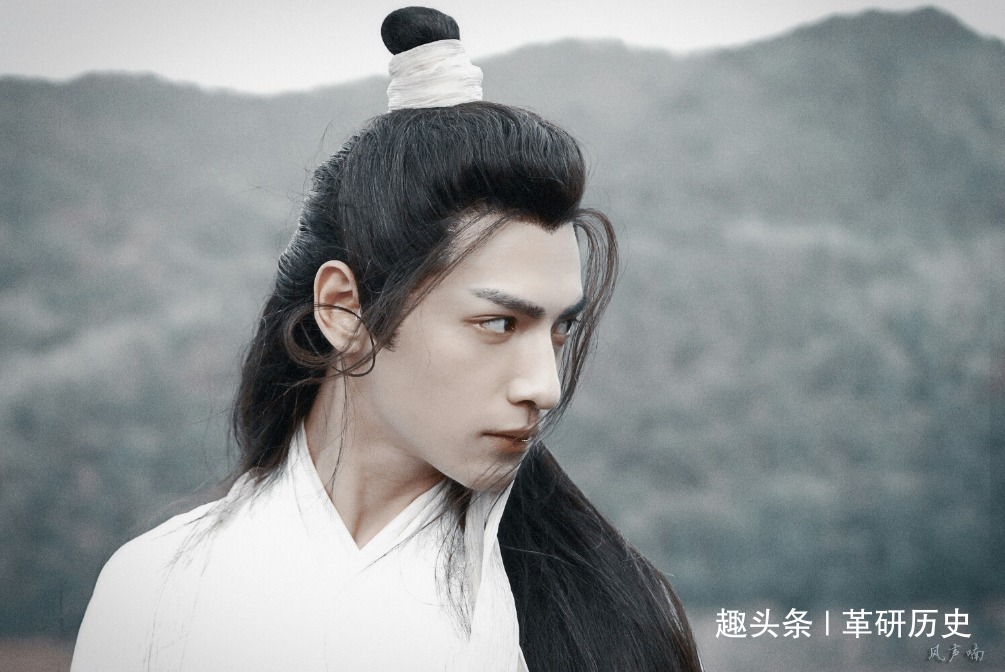 屈辱|他和姐姐一起被纳入后宫，在皇帝身侧受尽屈辱，称帝后攻入长安