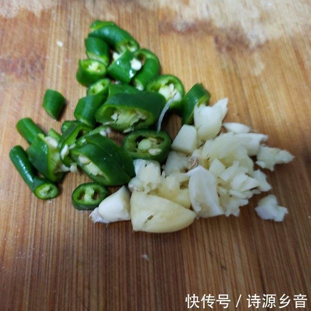  豆角|眉豆角炒米，意想不到的美味，简单易做