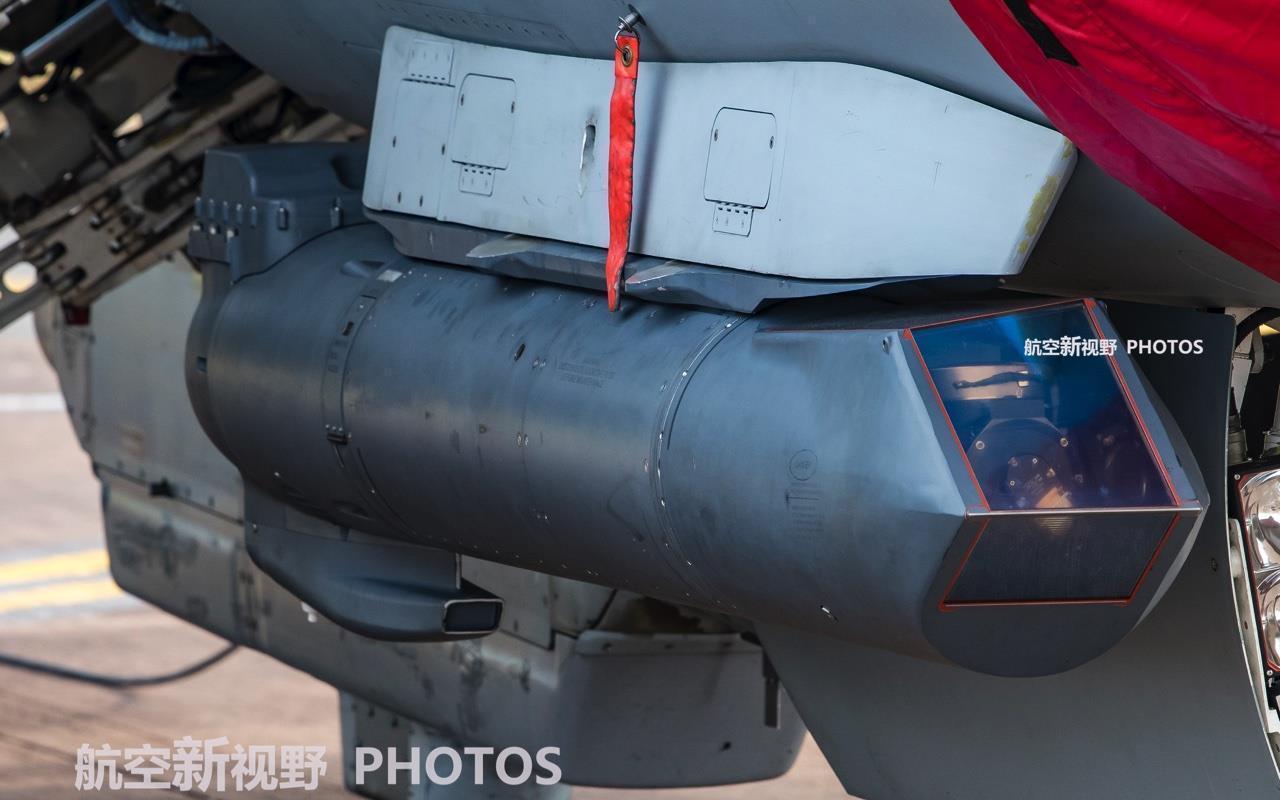 实拍|军迷深入国外基地实拍,美国空军F-16战斗机,服役多年不减当年