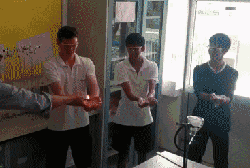 gif|搞笑gif:货车都被你开出赛车的感觉了!厉害了老司机