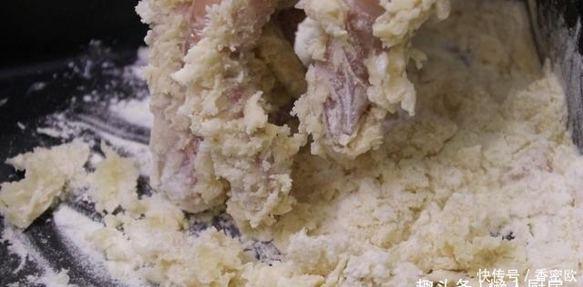 外皮|在家不出门,教你红薯饼的新做法,外皮酥的掉渣,看到它口水直流