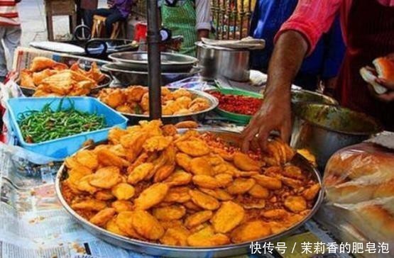 拉肚子|来到印度吃早餐,女子刚拿起馅饼下嘴,导游:不怕拉肚子你就吃吧