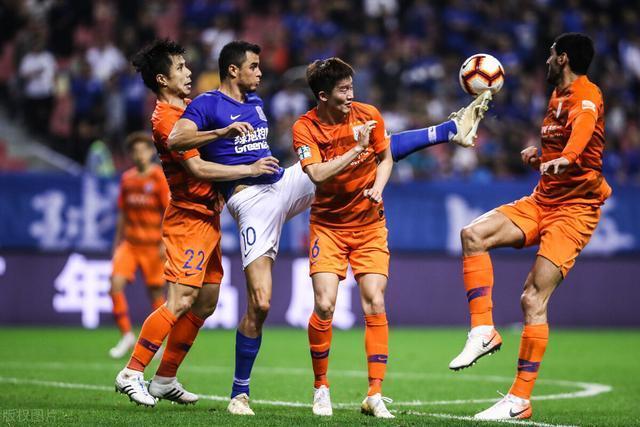  鲁能|为获出场曾进行多种尝试，入队已有6年半，但仍未被中超鲁能提拔