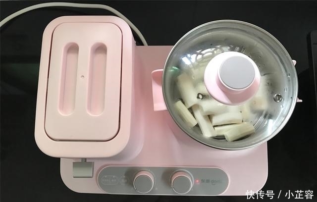  早餐|山药别总炒着吃，做成营养早餐饼，香甜软糯，孩子隔天就想吃