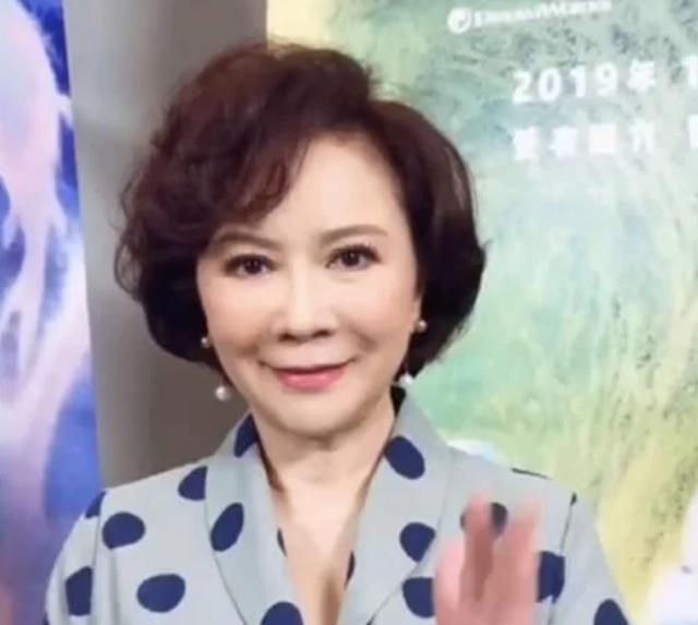 综艺节目|乘风破浪算什么,59岁蔡明成b站实习生,这颜值是在挑战不可能?