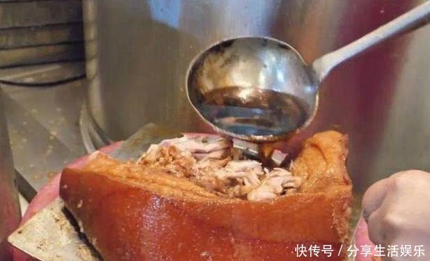 人几乎都|大叔街边卖小吃,30年来不涨价,一天准备2000个都不够卖