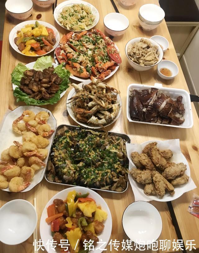 讲究|各地网友晒中秋晚饭,有的丰盛有的讲究,看到最后一个心酸了