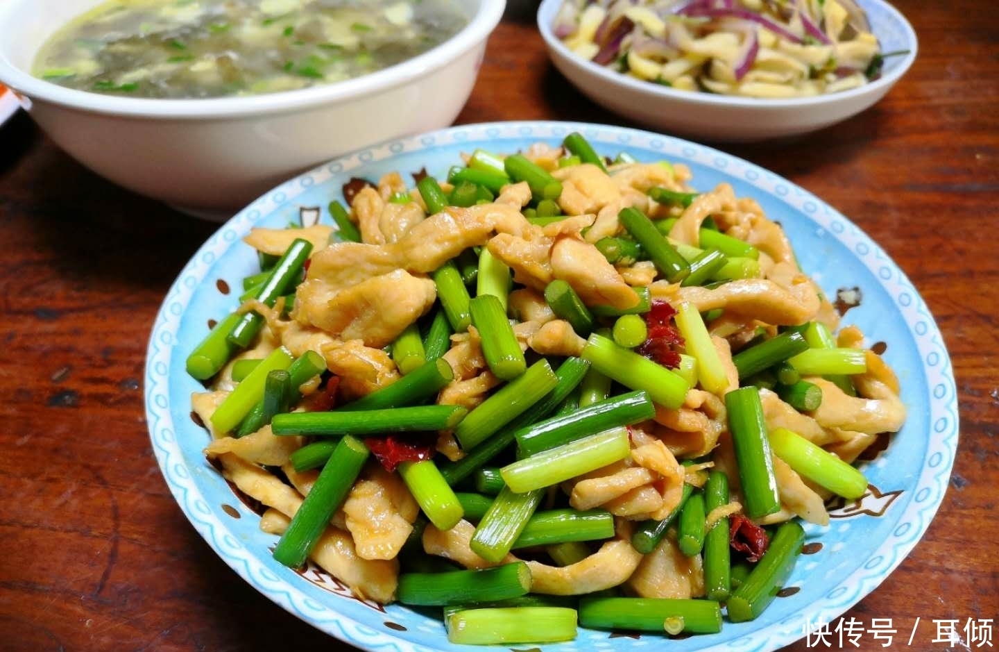 少许|晚餐老公做了2菜一汤,成本没超20元,晒朋友圈,朋友:太寒酸了