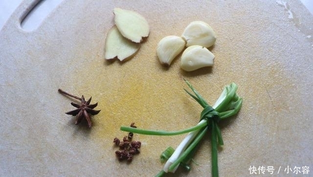 做法|鸡腿的红烧做法,烹饪时注意4点,鲜嫩多汁更好下饭